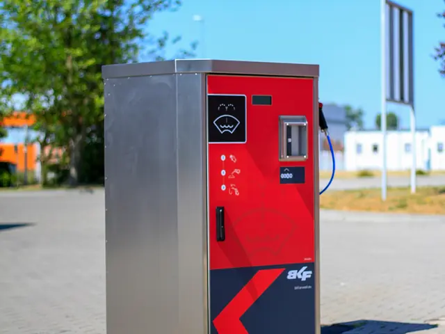 BKF windscreen washer fluid dispenser – photo 02