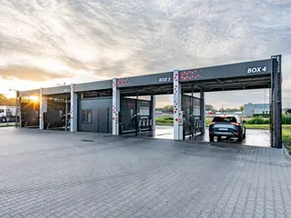 BKF touchless car wash Wolsztyn Berzyna Street – general view of the bays at sunset