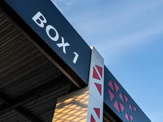 BKF touchless car wash Wolsztyn Berzyna Street – detail of the bay roof structure